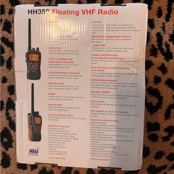 NIB Marine HH350 Floating VHF Radio - Picture 2 of 4